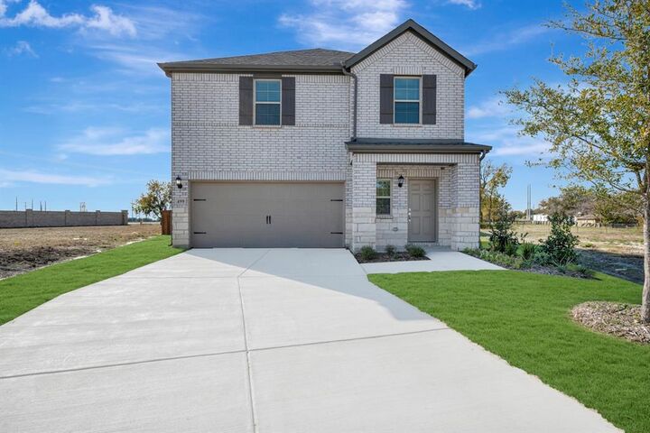 Property Photo: 499 Silent Pond Park TX 75166