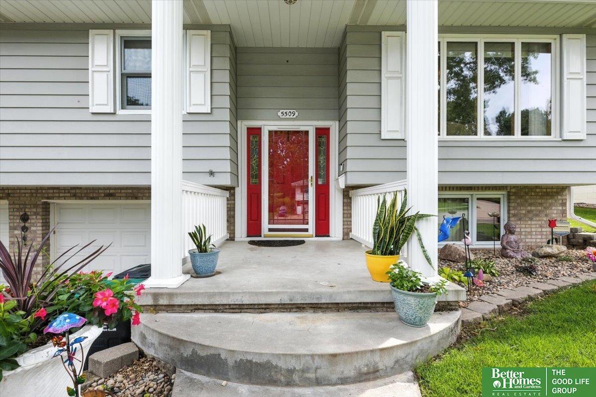 Property Photo: 5509 S 91 Street NE 68127