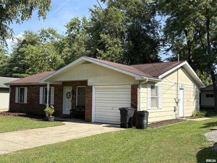 Property Photo: 2119 Rains Street IL 62966