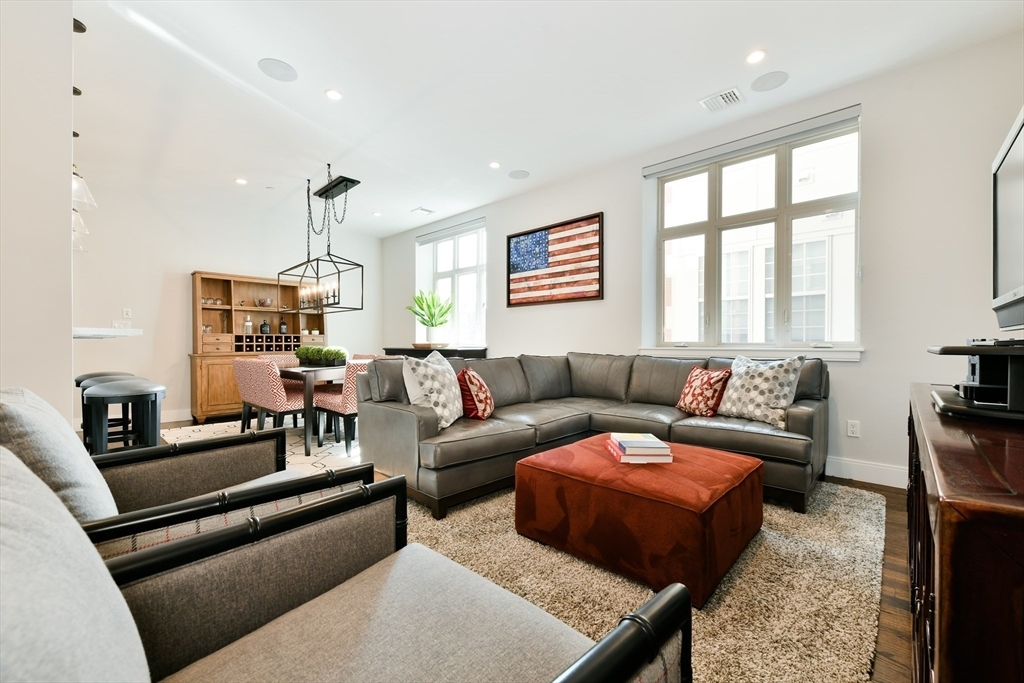 Property Photo: 225 Dorchester St 10 MA 02127