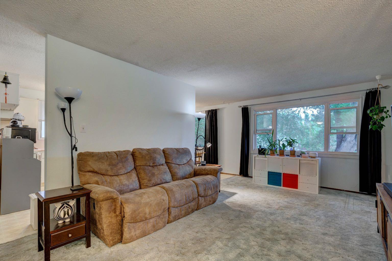 Property Photo:  628 Cantrell Drive SW  AB T2W 1W7 