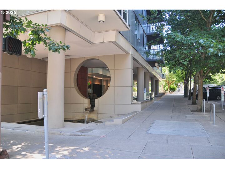 Property Photo: 1500 SW 11th Ave 2404 OR 97201