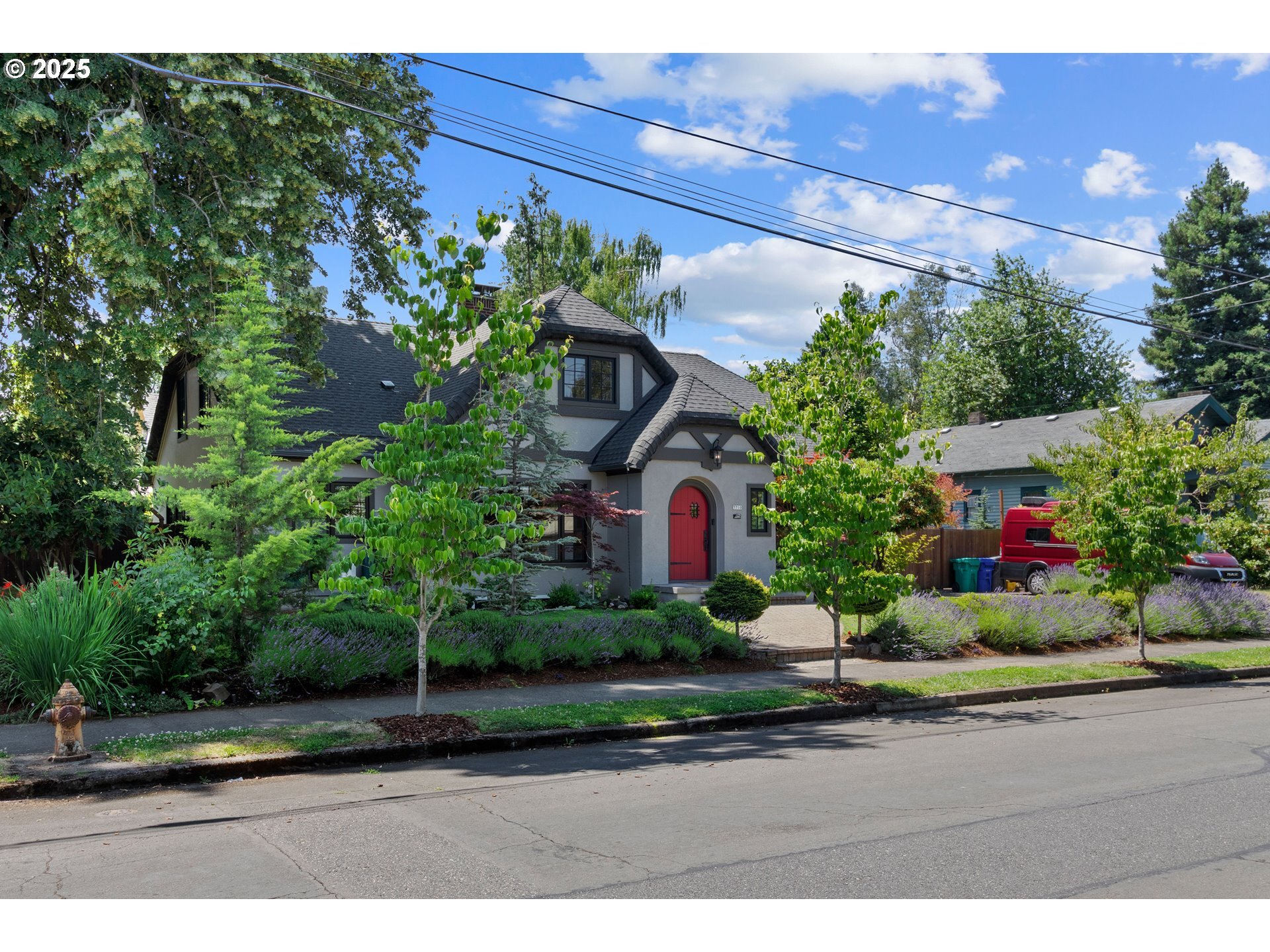 Property Photo: 7710 N Jersey St OR 97203