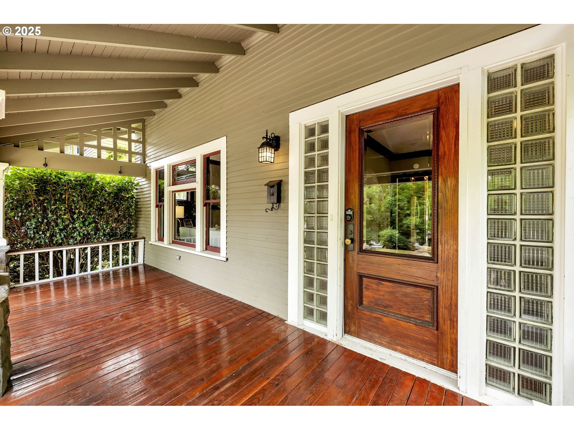 Property Photo: 5737 N Haight Ave OR 97217