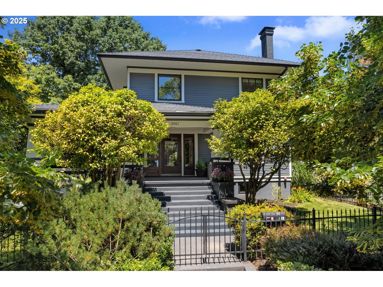 Property Photo:  3067 NE Pacific St  OR 97232 