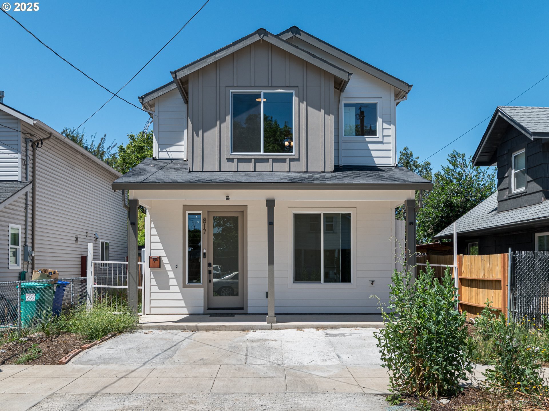 Property Photo: 817 NE 94th Ave OR 97220