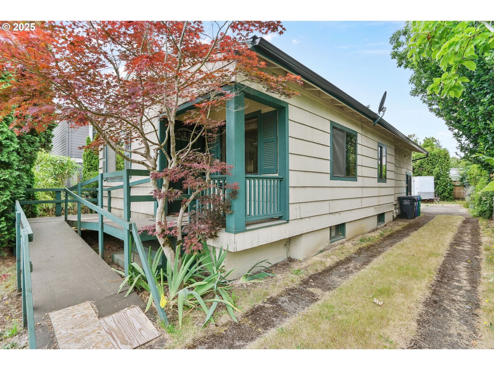 Property Photo: 6027 N Greeley Ave OR 97217
