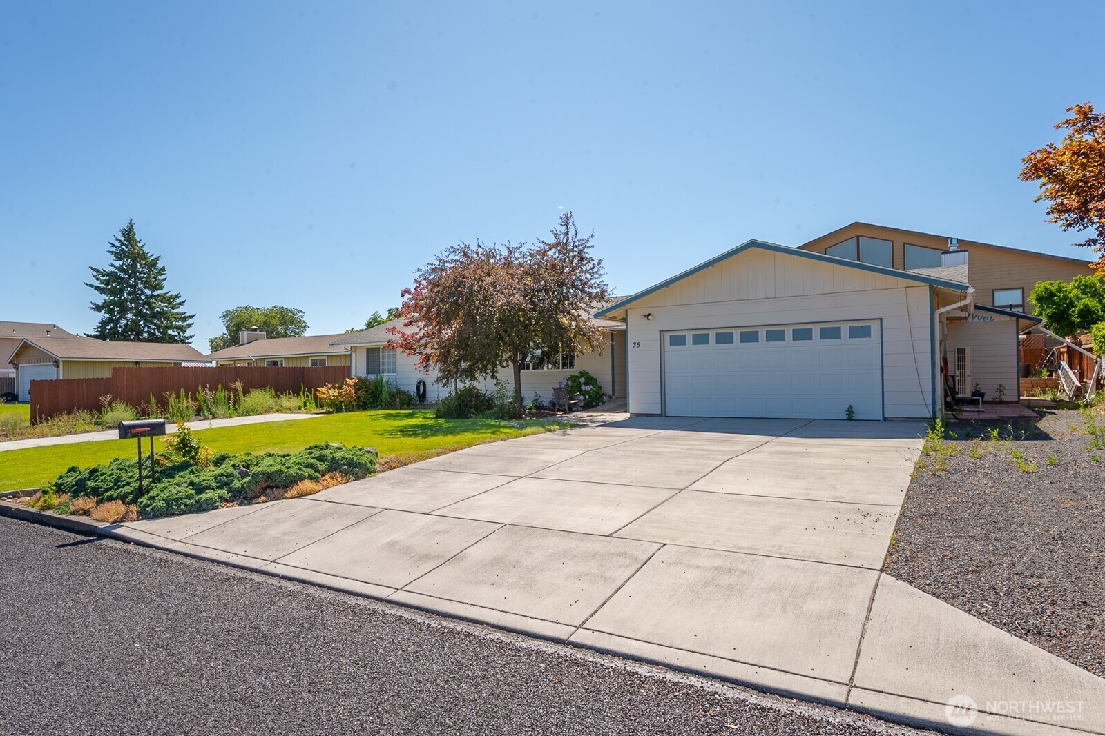 Property Photo: 35 Ridge Drive WA 98823