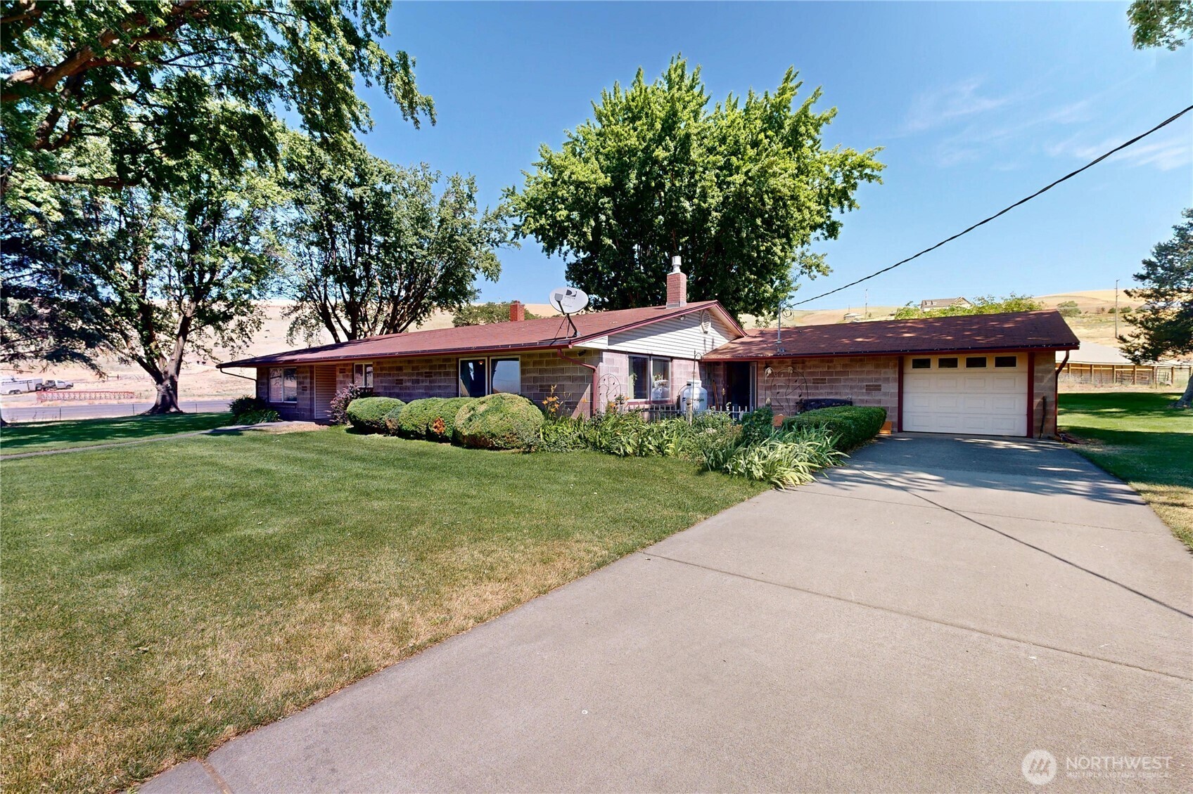 Property Photo: 238 Patit Road WA 99328