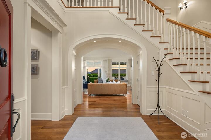 Property Photo: 2665 Evergreen Point Road NE WA 98039