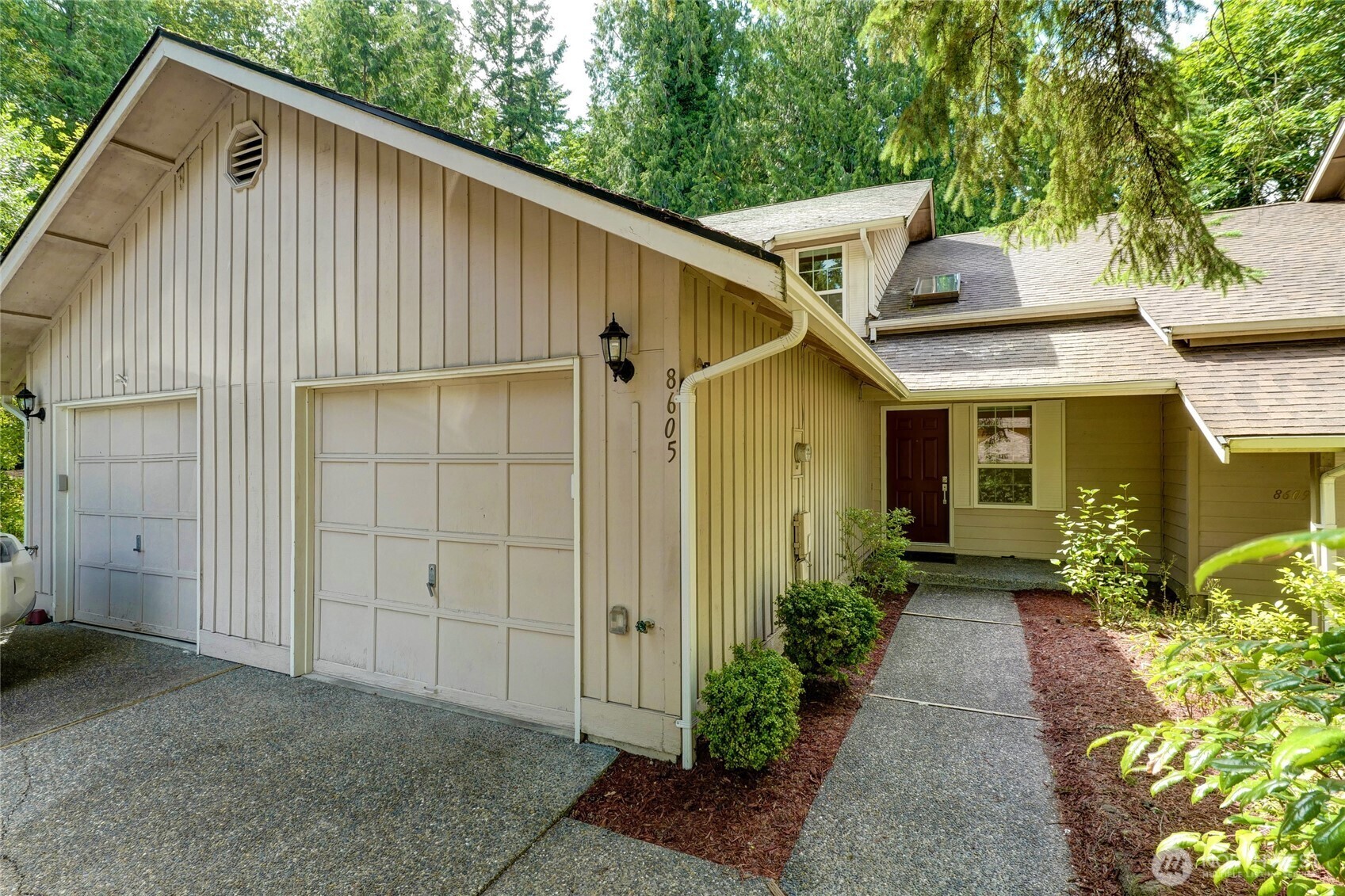 Property Photo:  8605  137th Avenue NE  WA 98052 