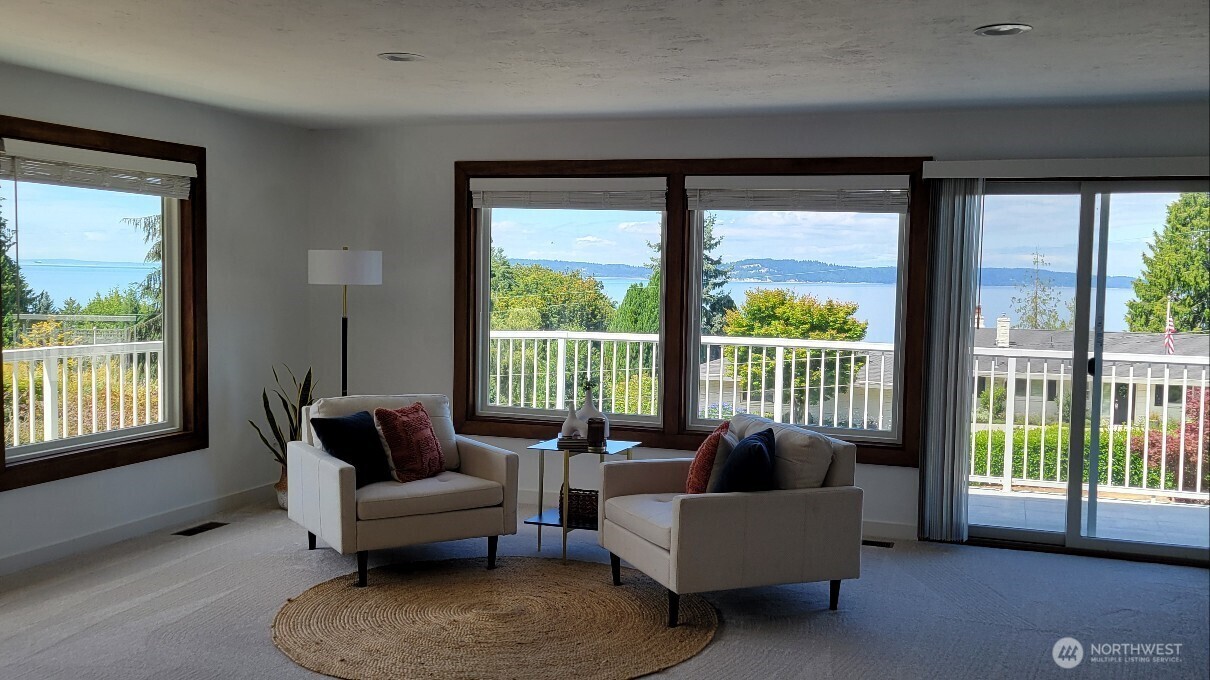 Property Photo: 8308 Frederick Place WA 98026