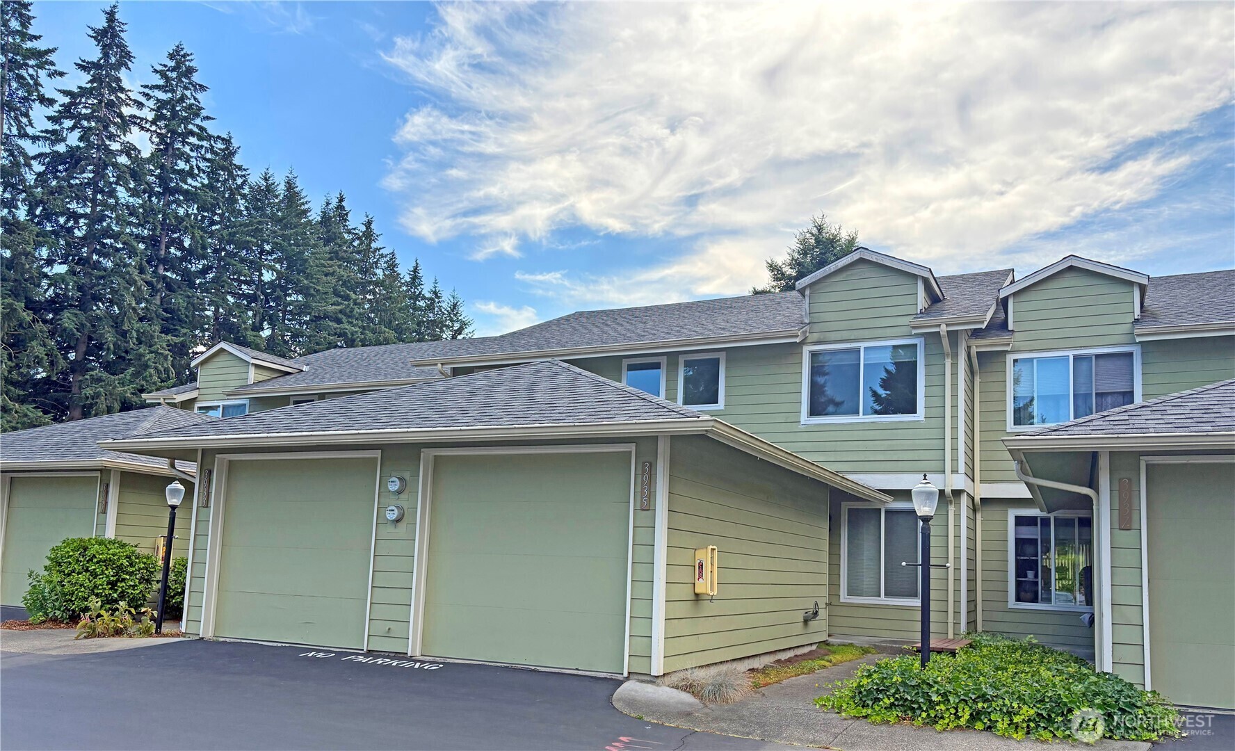 Property Photo: 3935 NE Fairway Lane 2E WA 98312