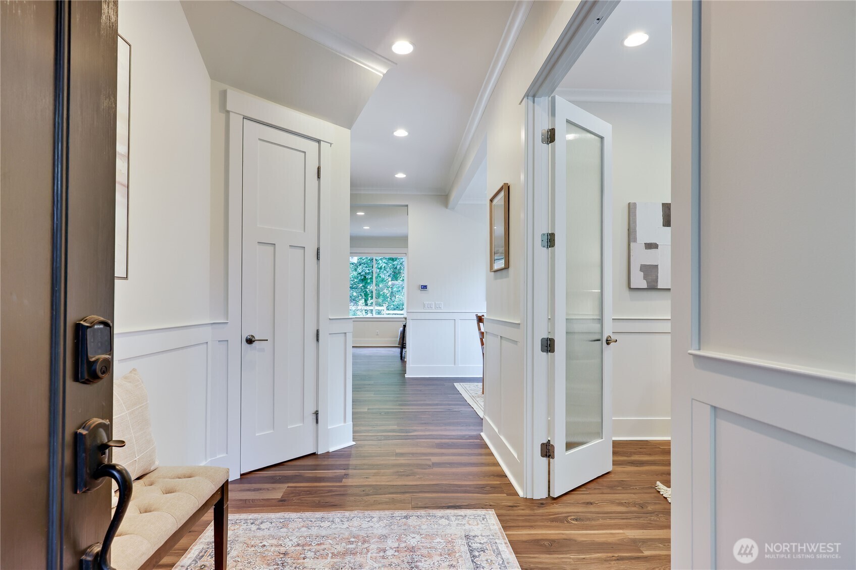 Property Photo: 668 Ferryview Lane NE WA 98110