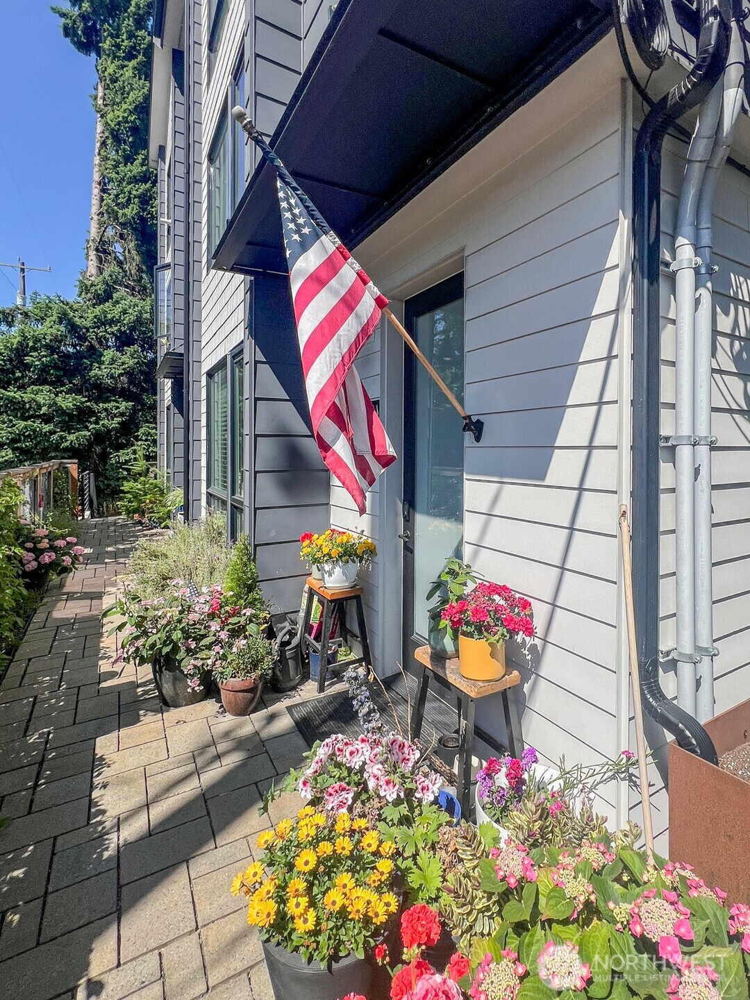 Property Photo:  10712  Greenwood Avenue N A  WA 98133 