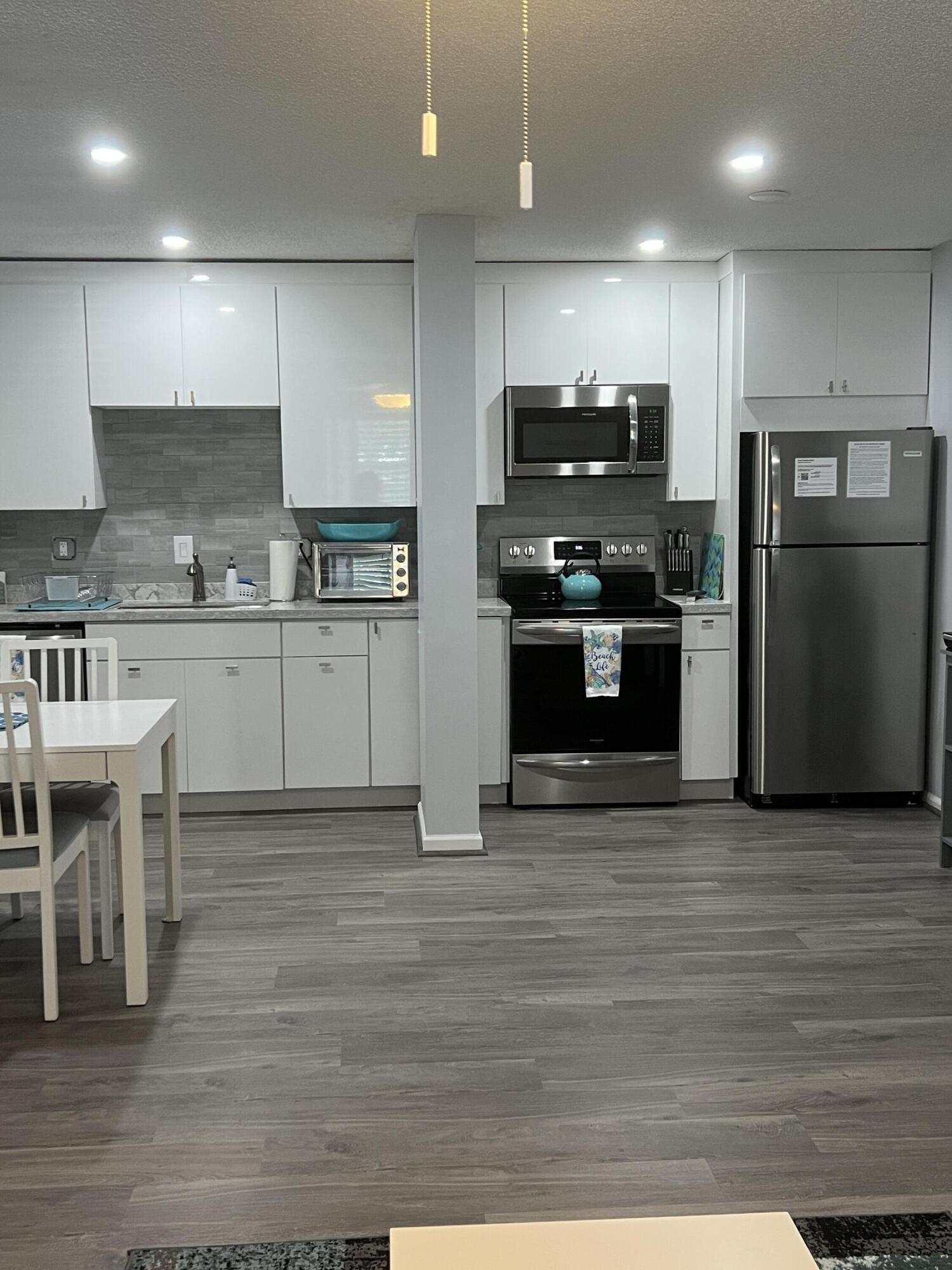 Property Photo: 2271 NE 68th Street 2022 FL 33308