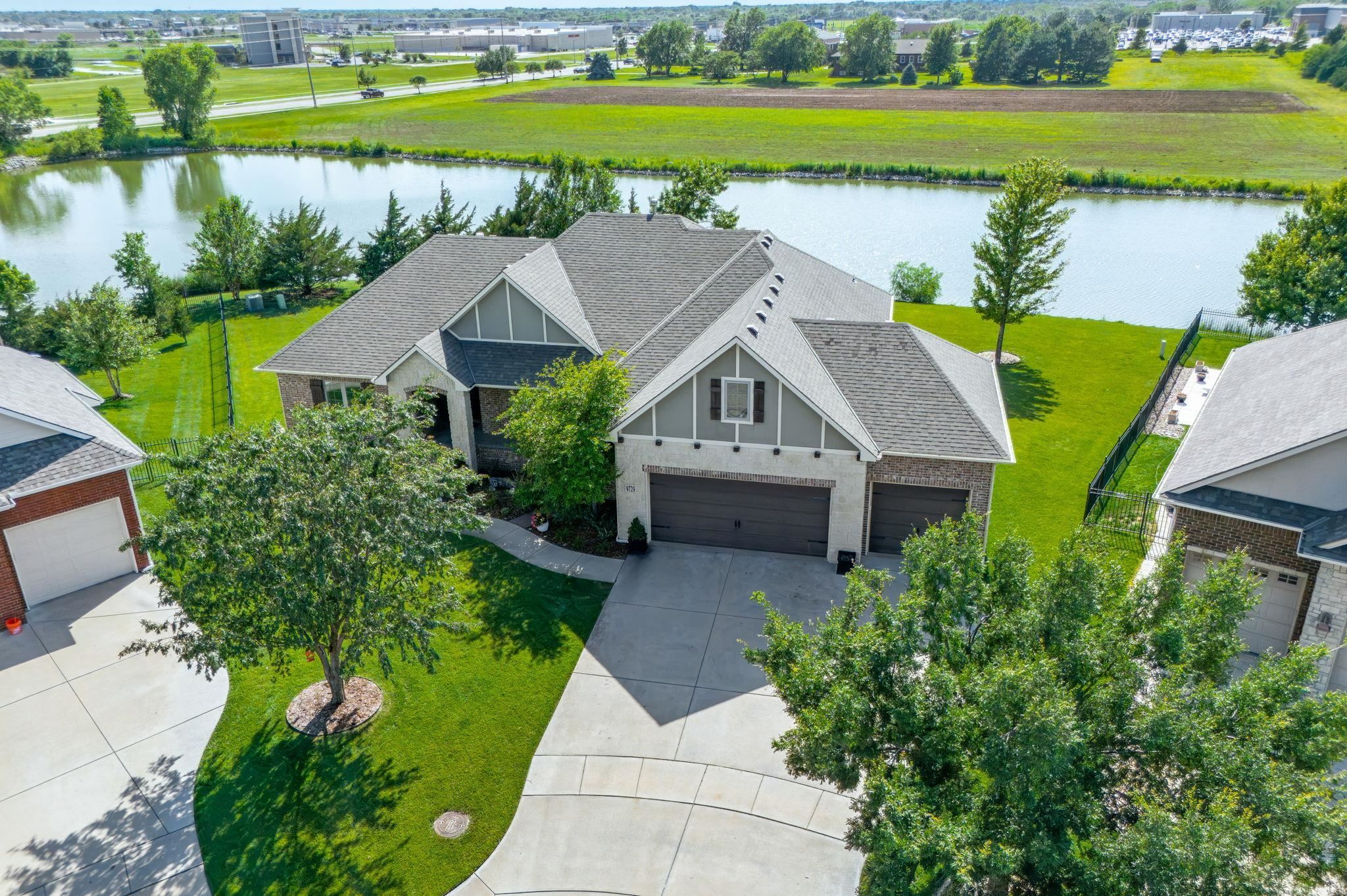 9729 W Westlakes Ct  Wichita KS 67205 photo