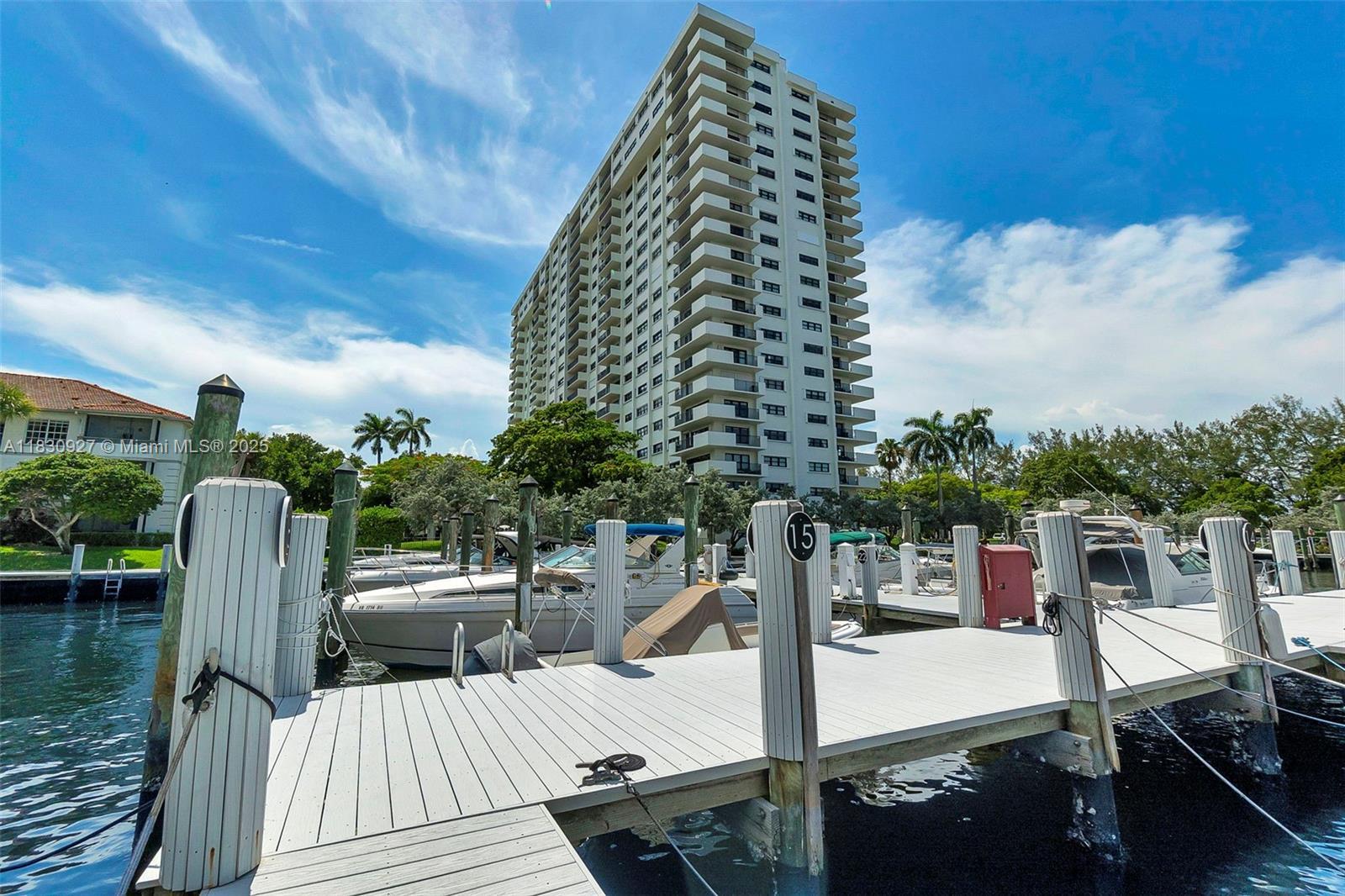Property Photo: 3200 N Port Royale Dr N 1612 FL 33308