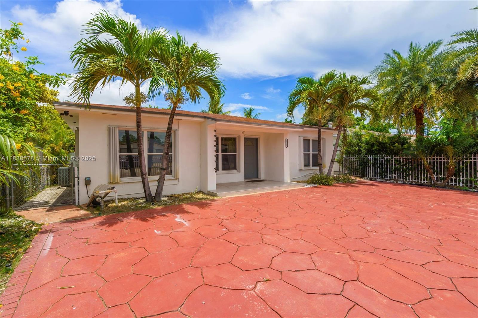 Property Photo: 2761 SW 33rd Ct FL 33133