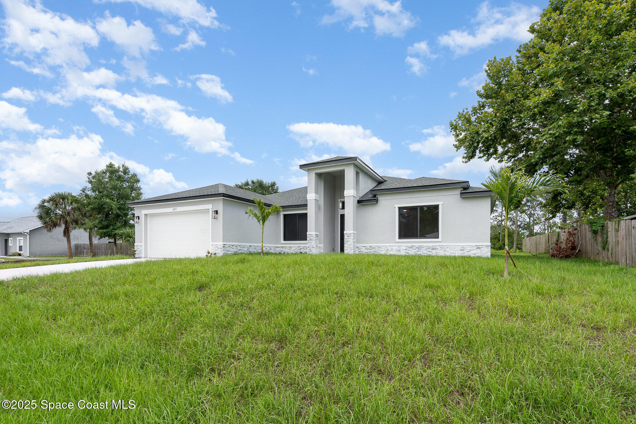 Property Photo:  825 Tejon Avenue SW  FL 32908 