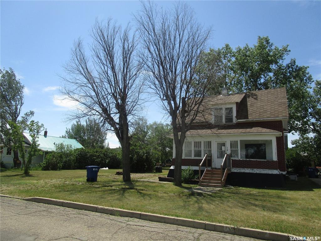 Property Photo:  12 4th Street E  SK S4A 0W9 