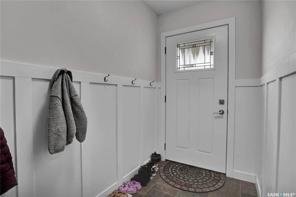 Property Photo:  1071 Kolynchuk Crescent  SK S7T 0V9 