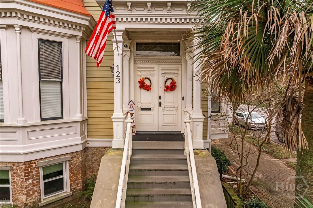 Property Photo: 123 W Gwinnett Street GA 31401