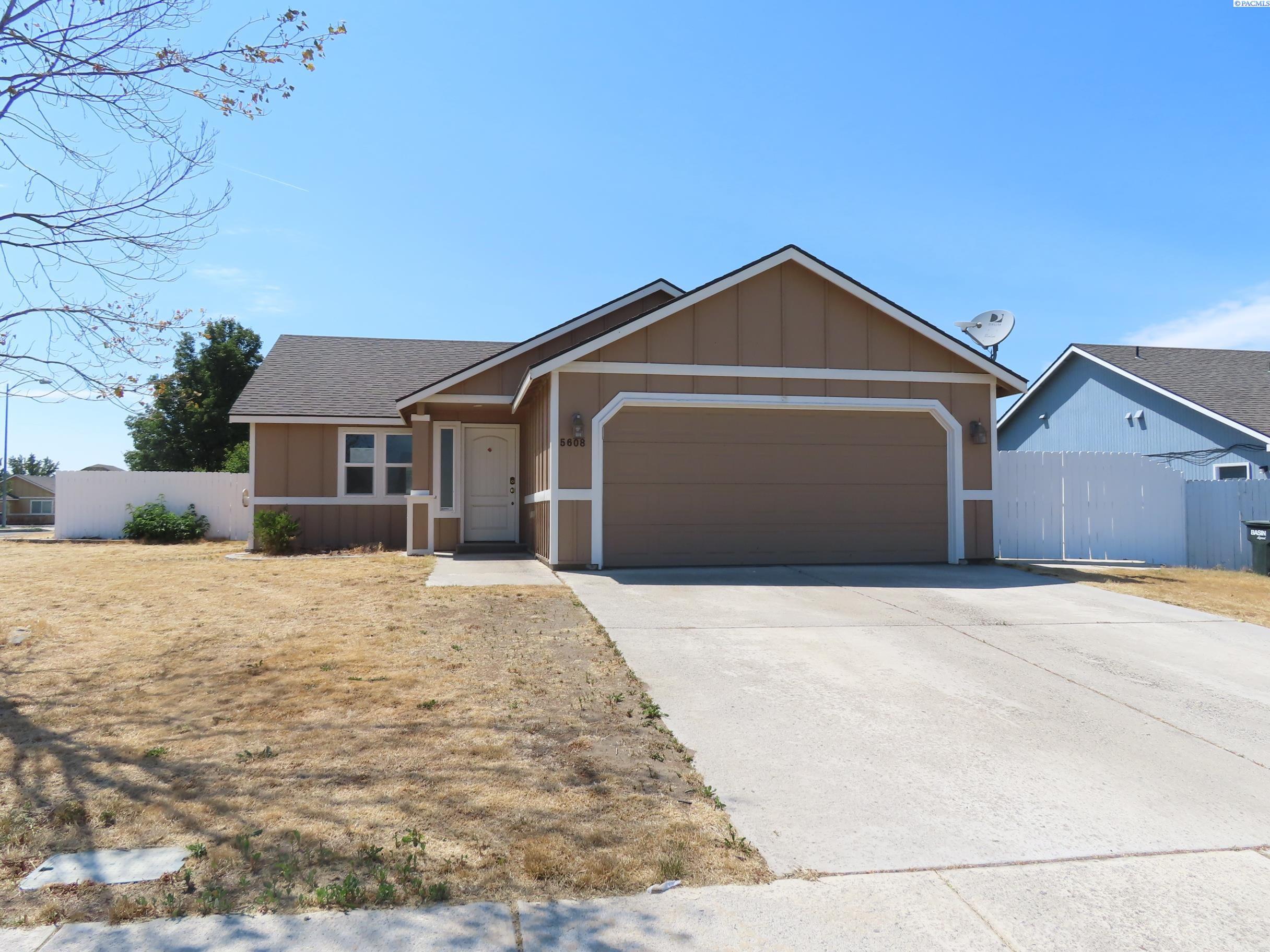 Property Photo: 5608 Westport Ln WA 99301