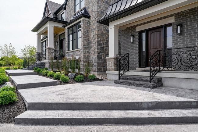 Property Photo: 101 Grindelwald Court ON L9Y 0Z8