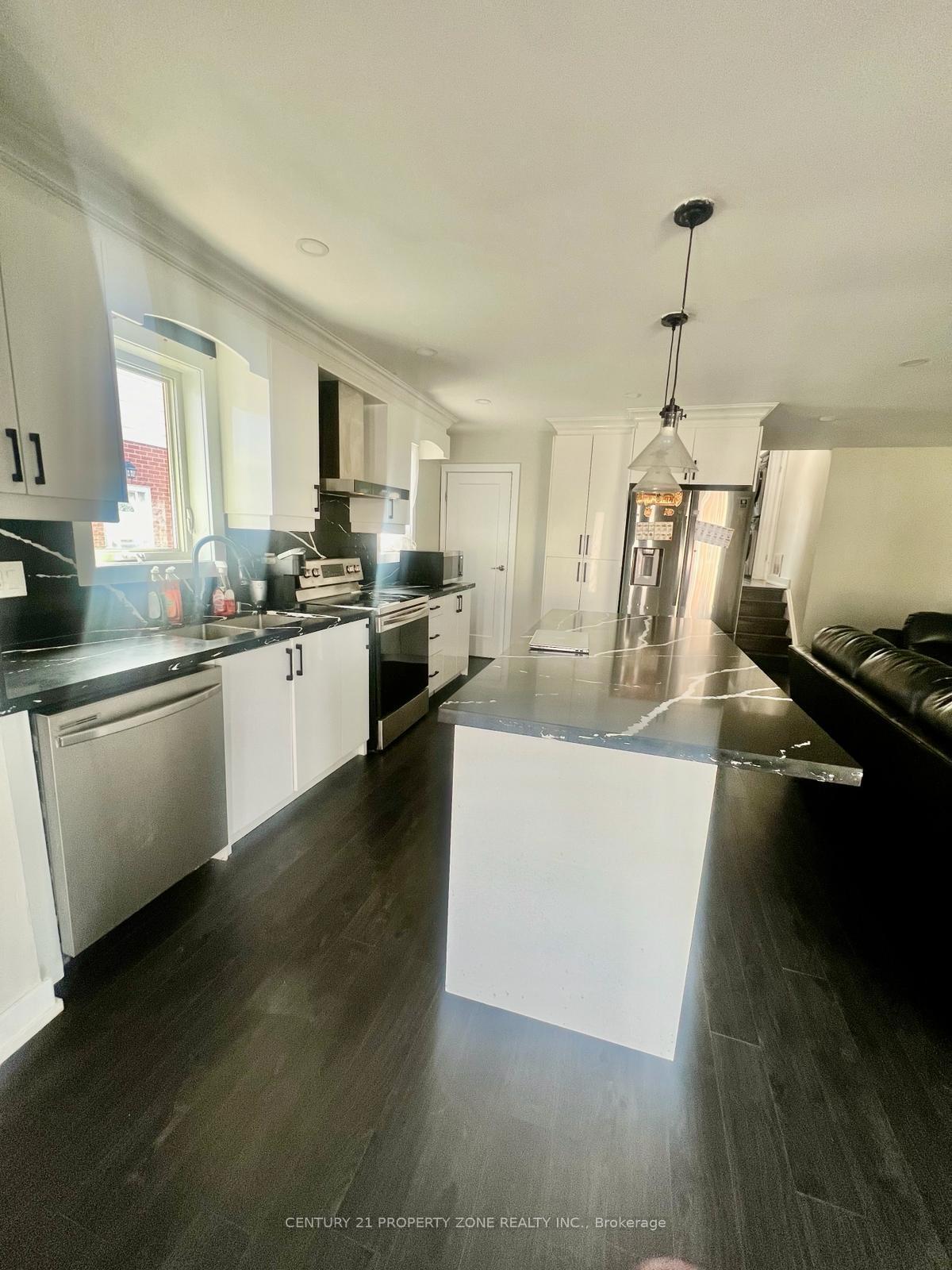 Photo de la propriété: 140 Vancouver Street ON L1J 5X4