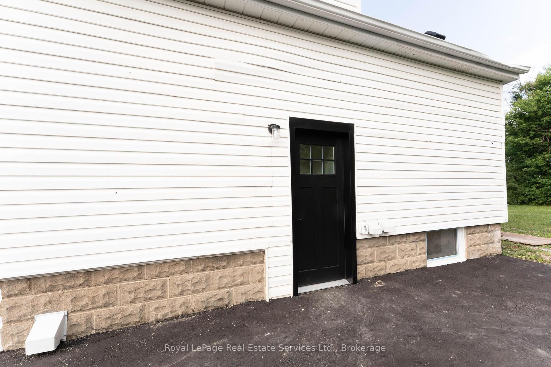 Property Photo: 235 East 21st Street Lower ON L8V 2T6