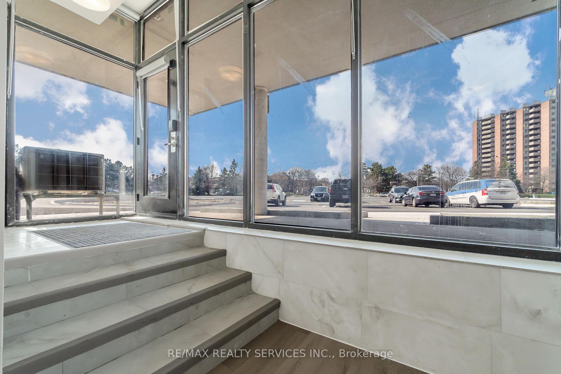 Photo de la propriété: 30 Dean Park Road #3 ON M1B 3H1