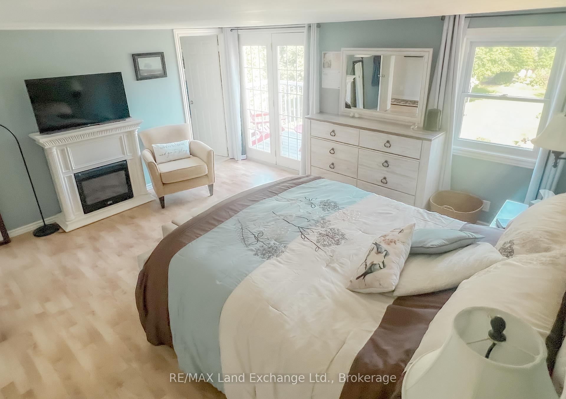Property Photo:  410 Queen Street S  ON N2Z 0A4 