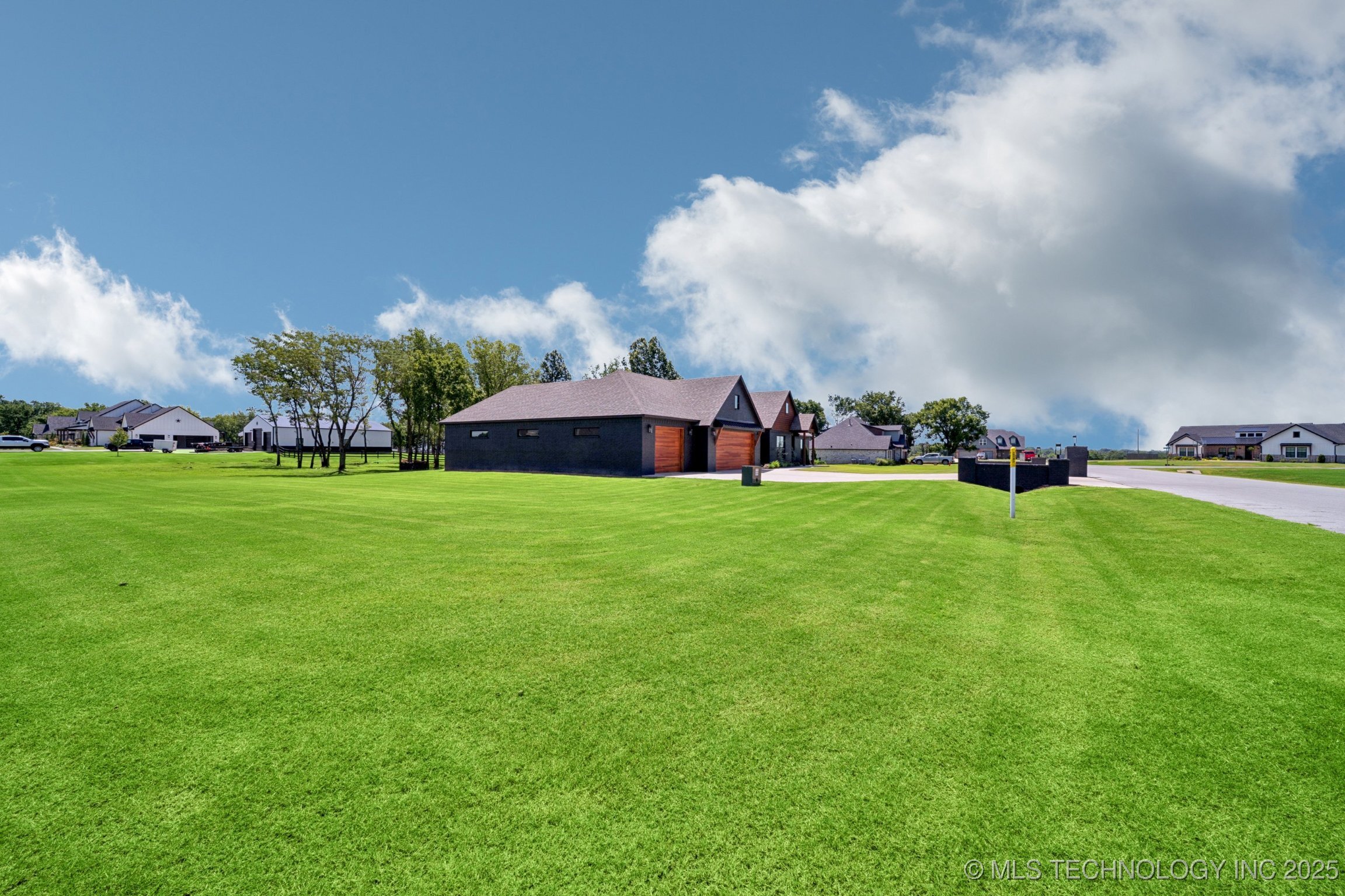 Property Photo: 29278 E 105th Street S OK 74429
