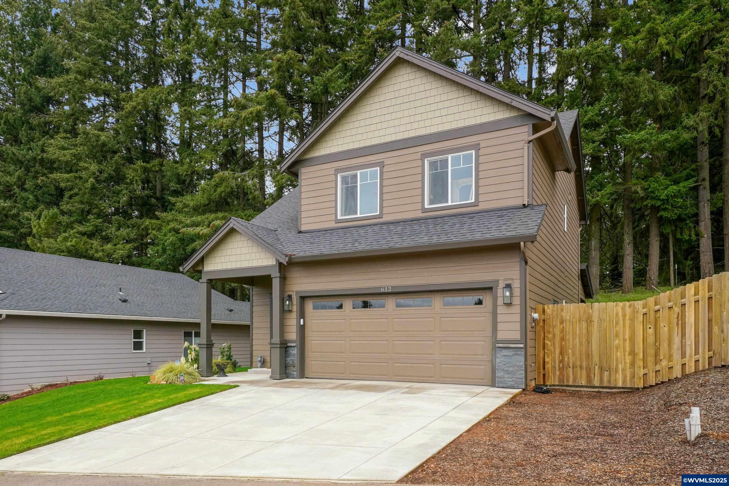 Property Photo:  612 Evelyn Valley St SE  OR 97306 