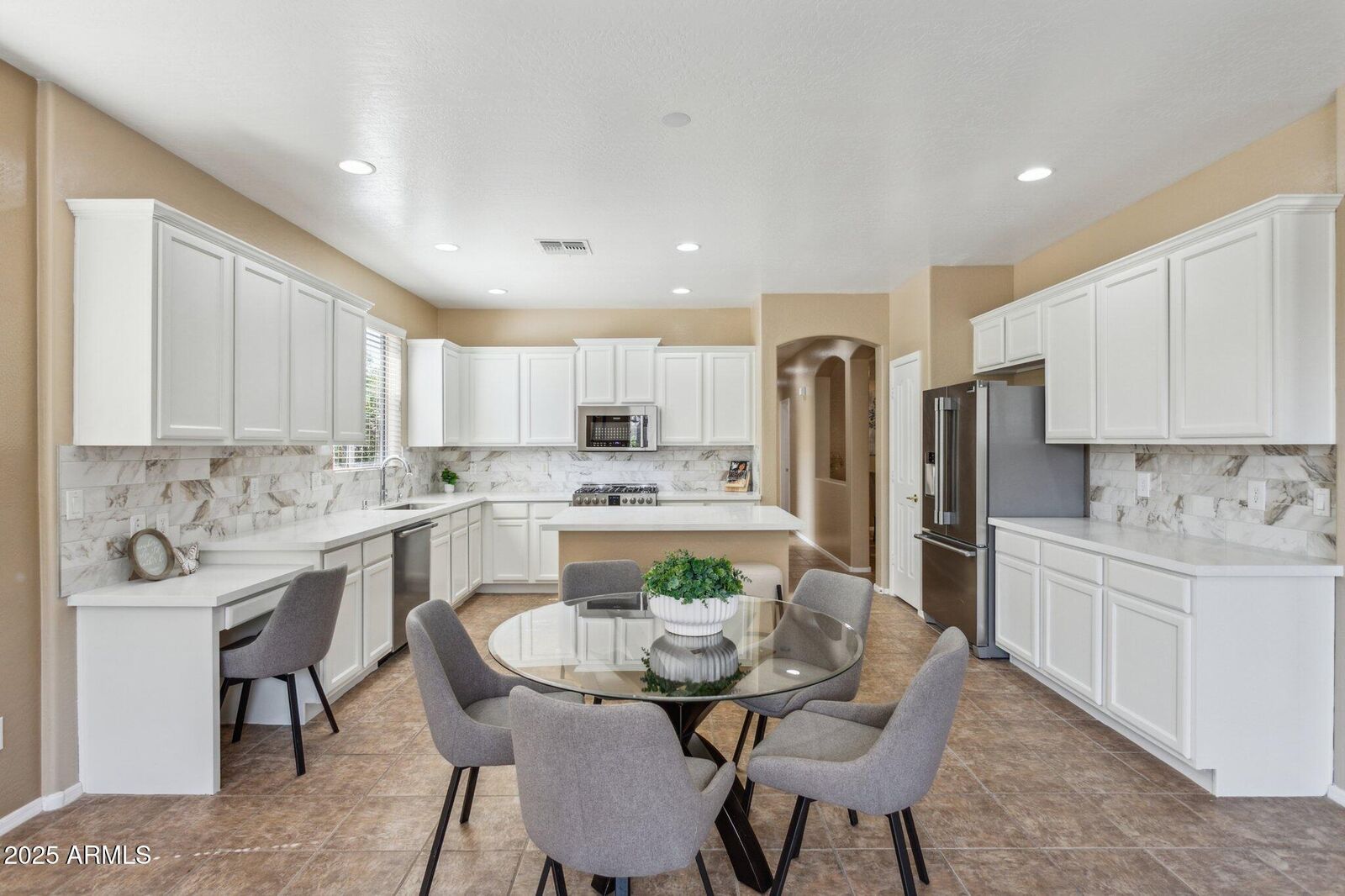 Property Photo: 4159 E Shannon Street AZ 85295