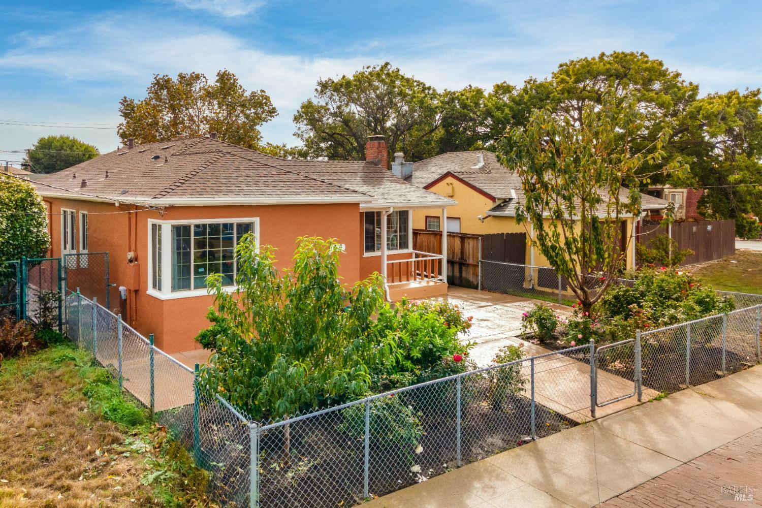 Property Photo: 66 Murdock Street CA 94804