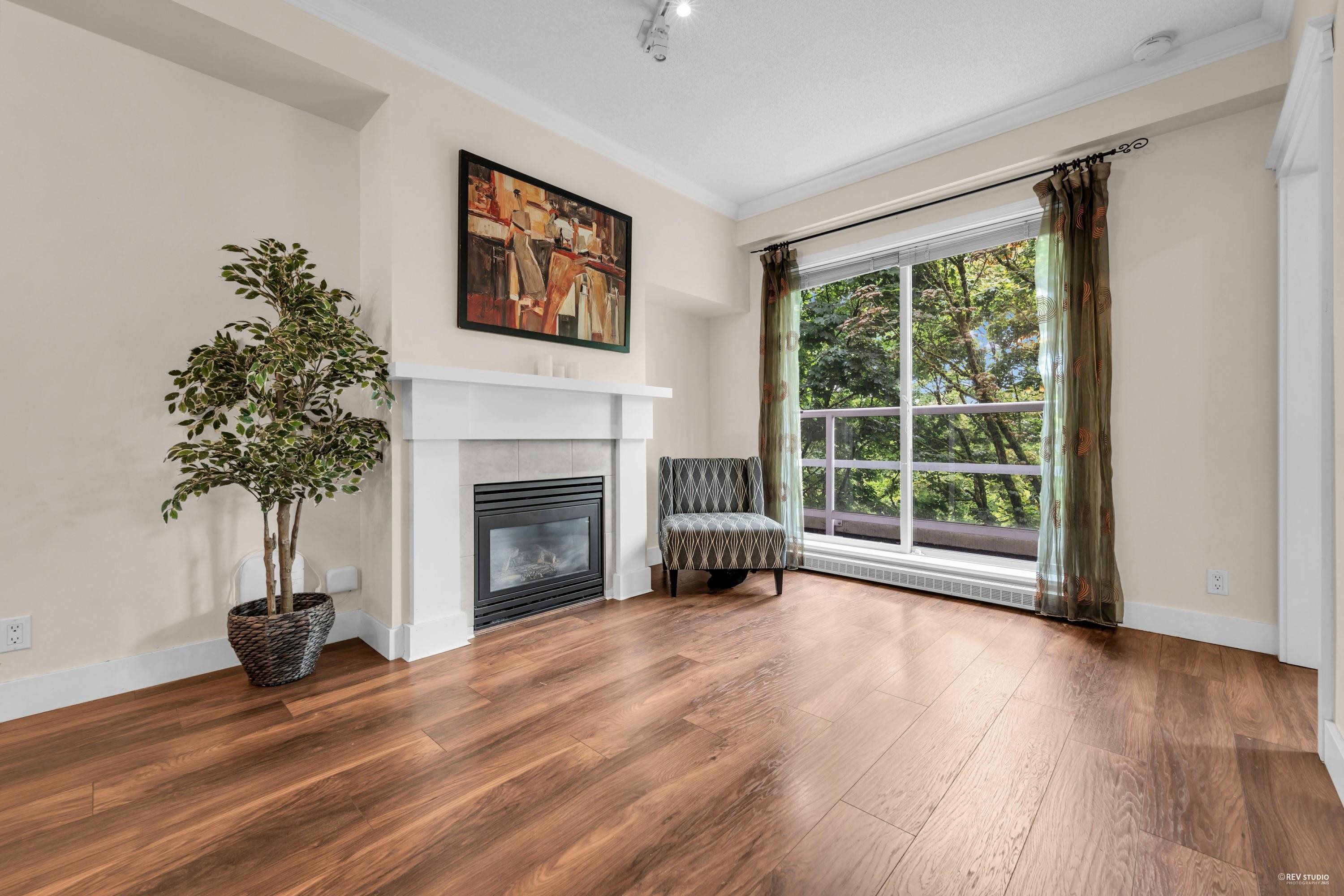 Property Photo: 5790 East Boulevard 304 BC V6M 4M4