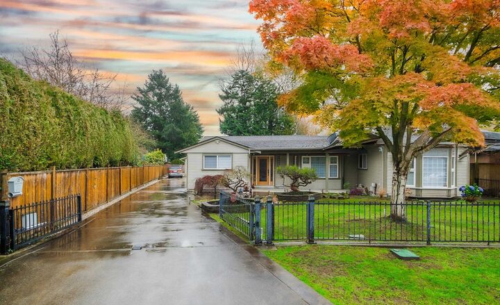 10060 Swinton Crescent — photo 1