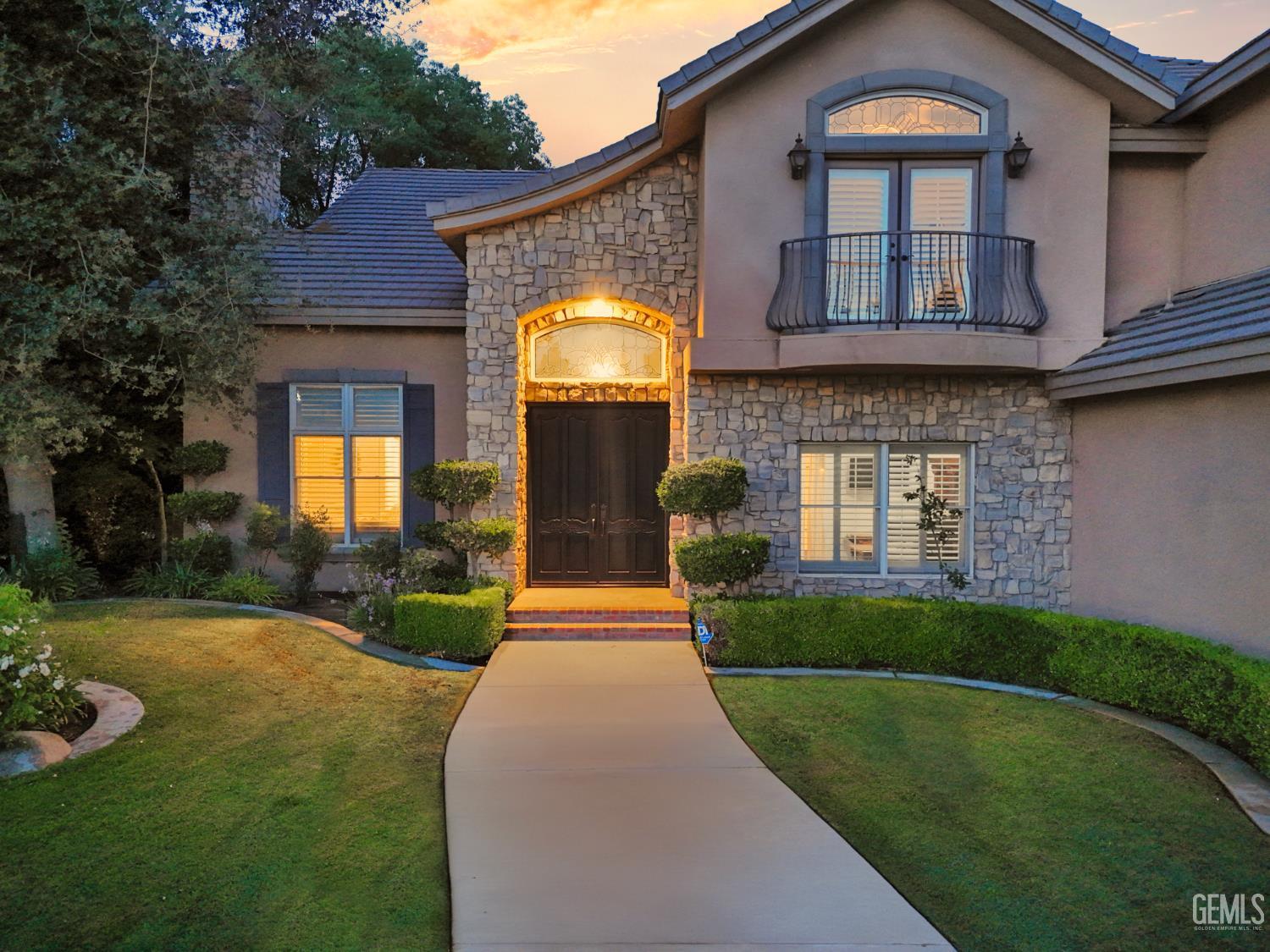Property Photo: 2500 Dover Hill Drive CA 93311