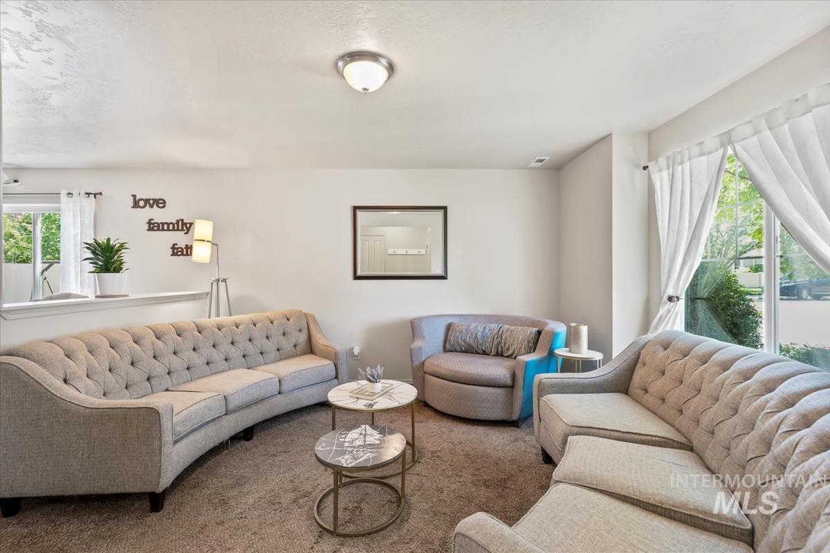 Property Photo:  602 N Carisbrooke Ave.  ID 83642-5502 