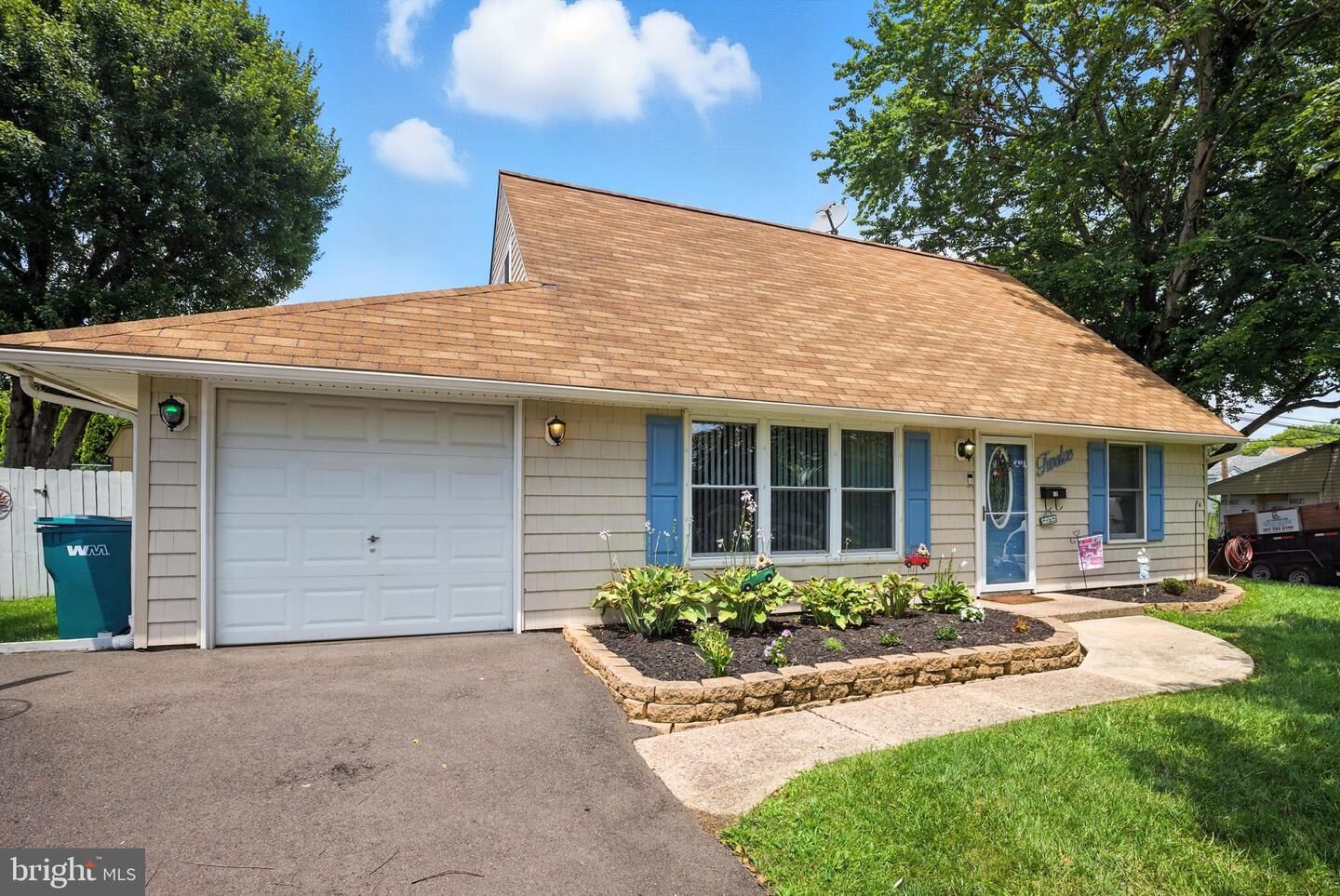 Property Photo:  12 Tulip Tree Road  PA 19056 