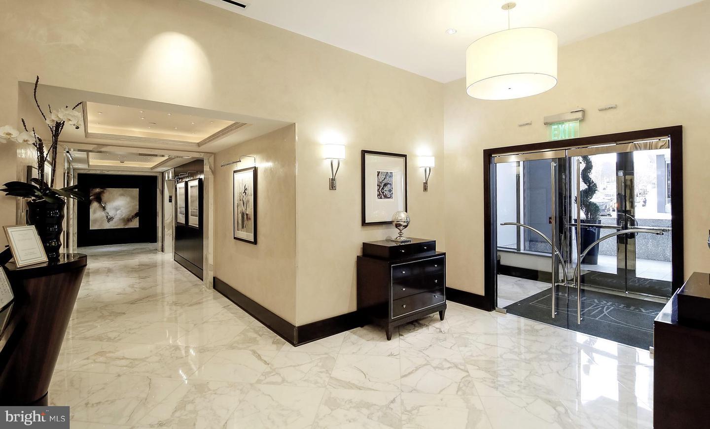 Property Photo:  1111 19th Street N 1908  VA 22209 