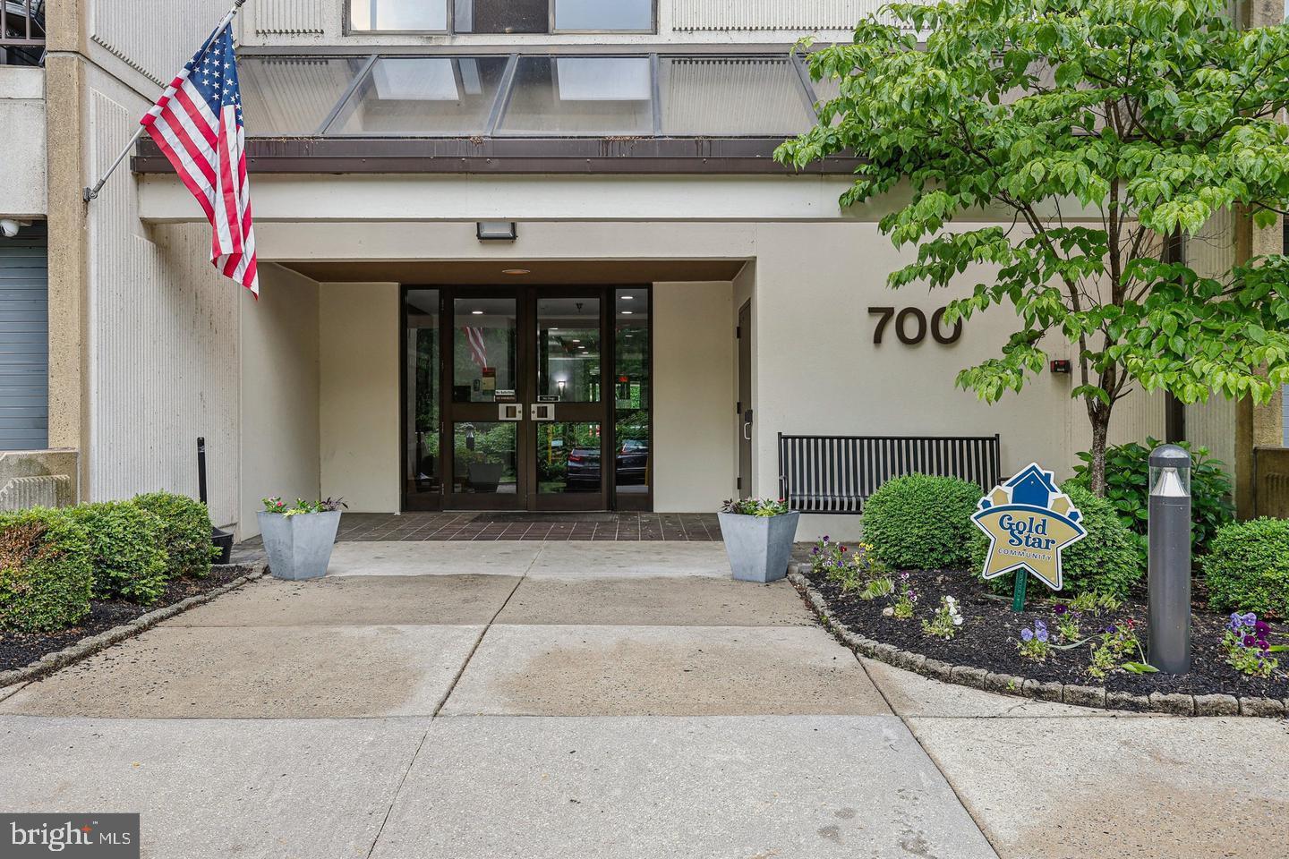 Property Photo: 700 Avondale Road 6H PA 19086