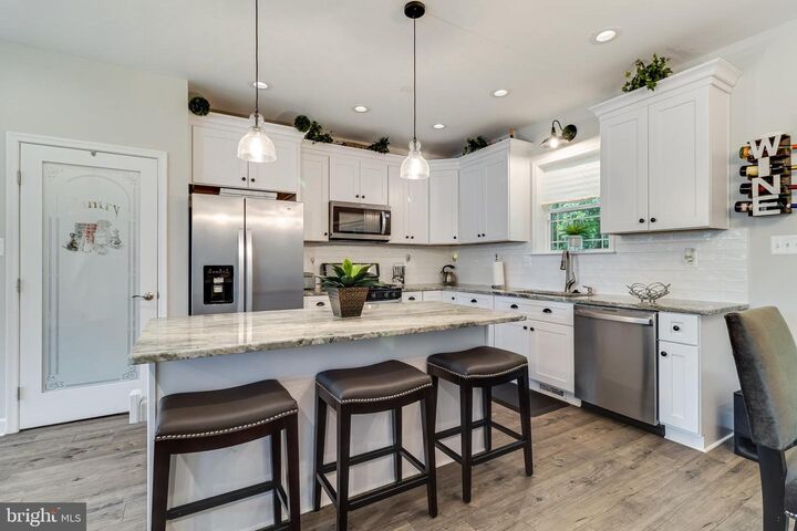 Property Photo: 6925 Rock Spring Place MD 20616