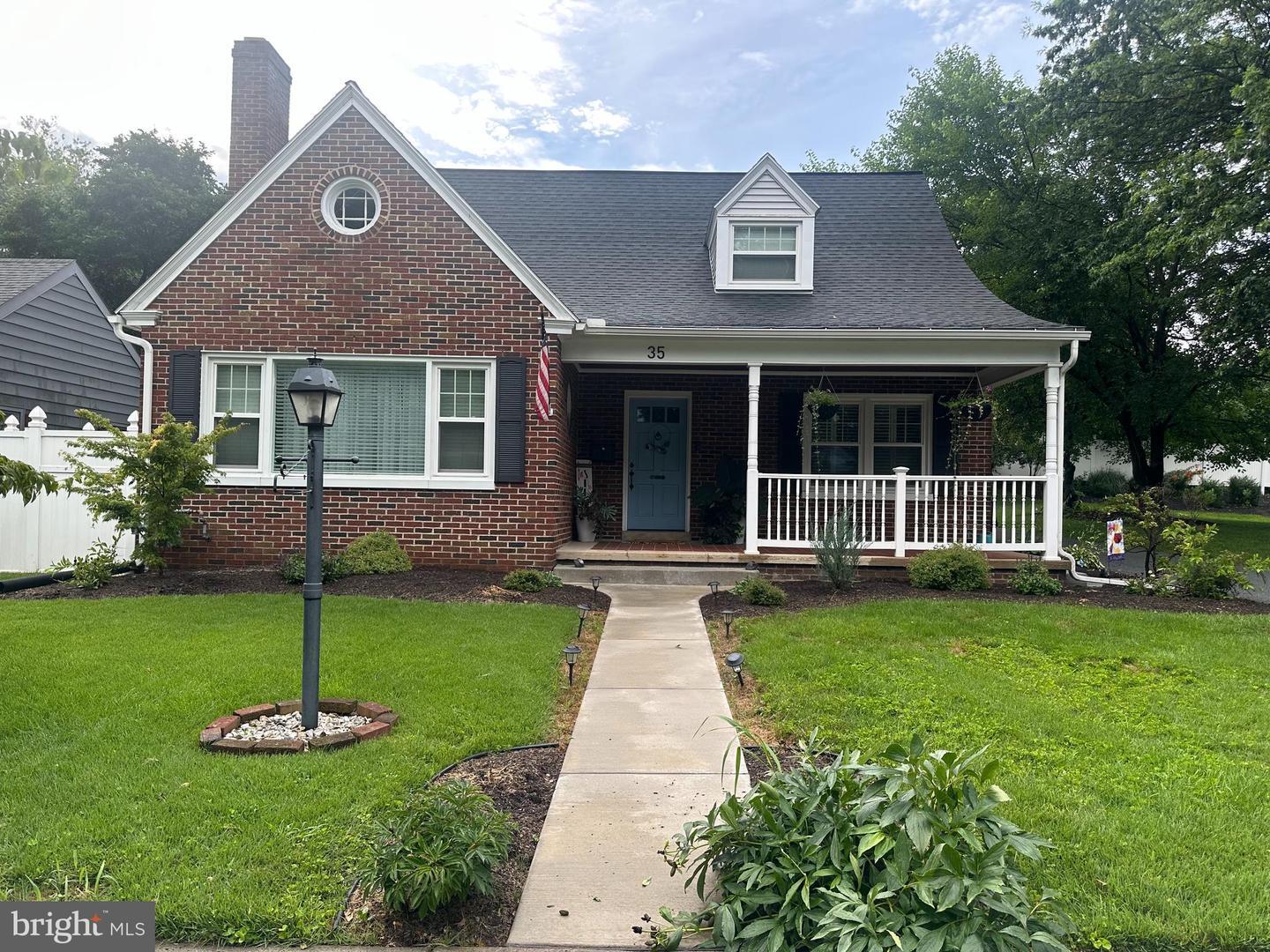 35 Linden Avenue  Elizabethtown PA 17022 photo