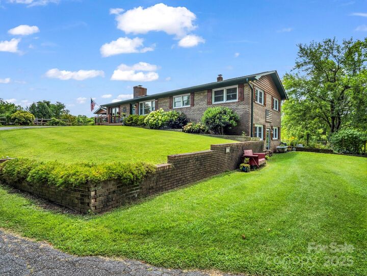 Property Photo:  61 Overbrook Drive  NC 28773 