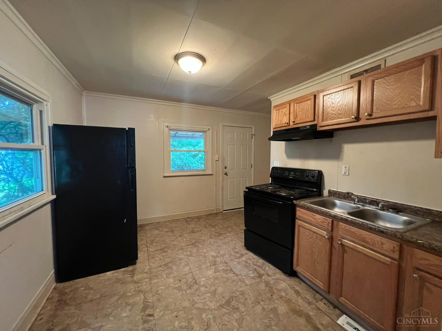 Property Photo: 6912 Noble Avenue OH 45239