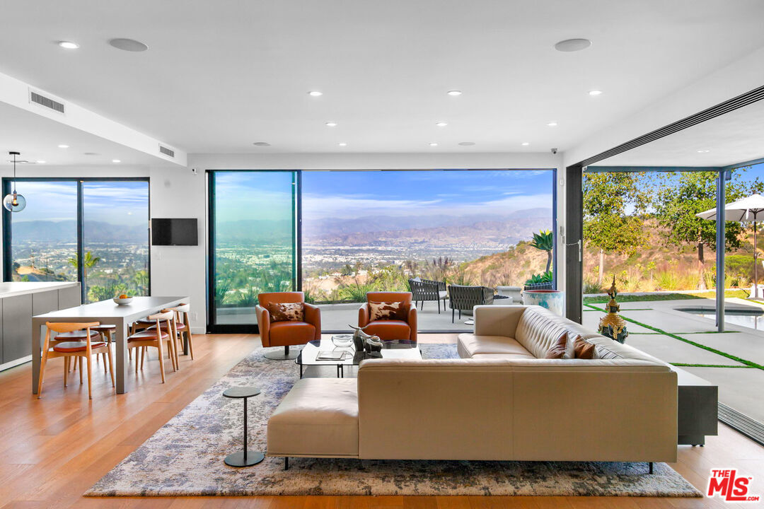 Property Photo: 8545 Charl Ln CA 90046