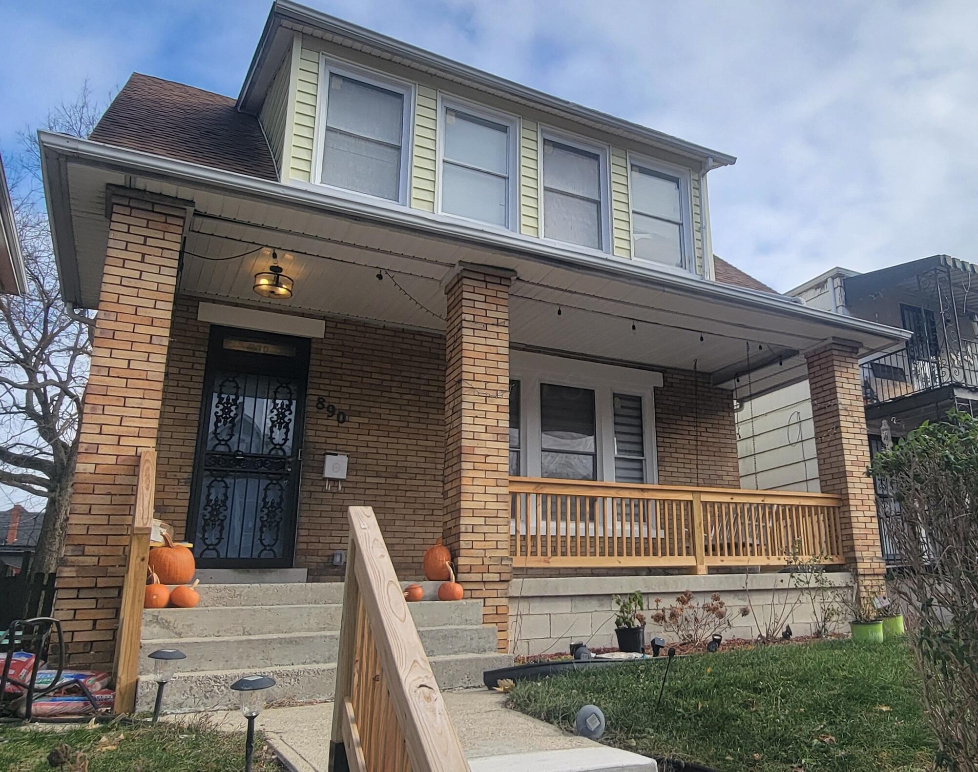 Property Photo: 890 Linwood Avenue OH 43206
